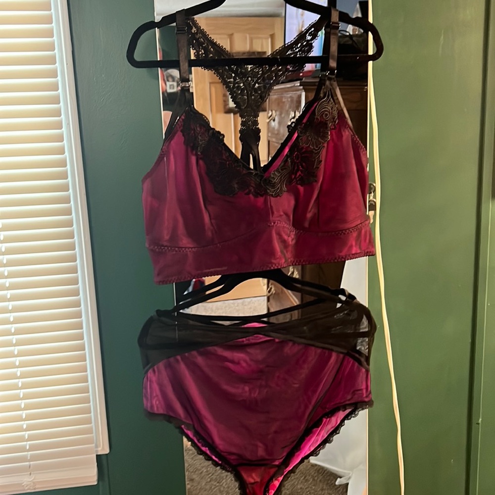 Torrid bralette and pant set